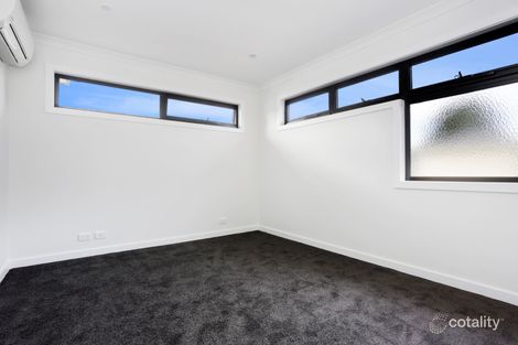 Property photo of 2/27 Diane Crescent Mooroolbark VIC 3138