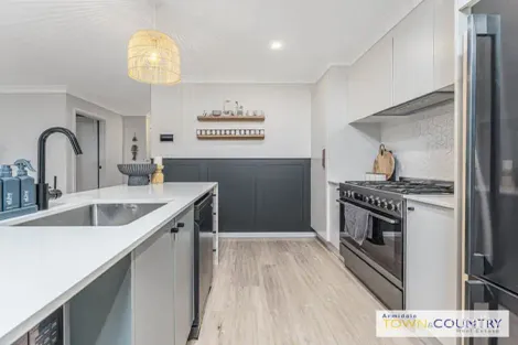 Property photo of 16 Ailsa Crescent Armidale NSW 2350