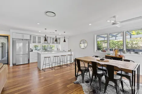 Property photo of 94 Hooker Boulevard Mermaid Waters QLD 4218