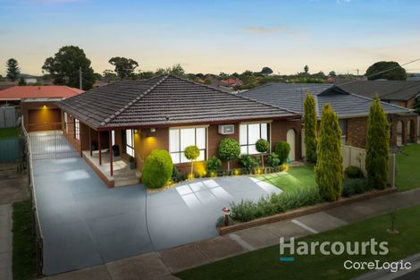 Property photo of 30 Redditch Crescent Deer Park VIC 3023