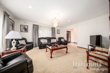 Property photo of 30 Redditch Crescent Deer Park VIC 3023