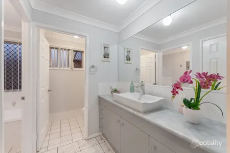 Property photo of 35 Vedders Drive Heritage Park QLD 4118