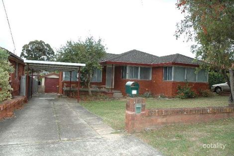 Property photo of 14 Oak Drive Georges Hall NSW 2198