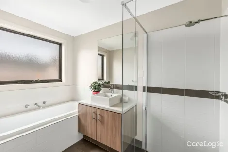 Property photo of 24 Empress Boulevard Ocean Grove VIC 3226