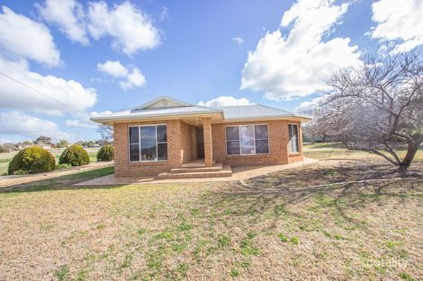 28 Racecourse Rd, Narrandera, NSW 2700