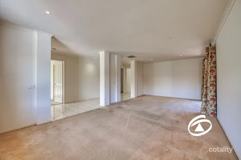 Property photo of 9 Spring Water Crescent Cranbourne VIC 3977
