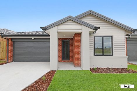40 Foxtail Cct, Wallan, VIC 3756