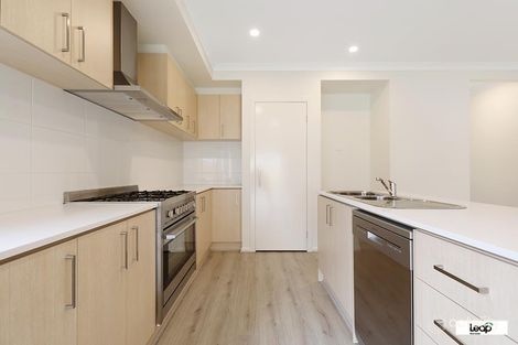 Property photo of 40 Foxtail Circuit Wallan VIC 3756