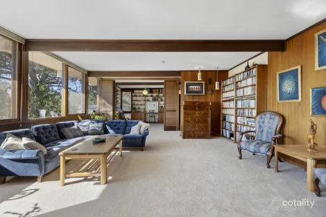 Property photo of 40 Wilsmore Crescent Chifley ACT 2606