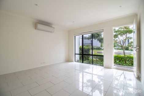 Property photo of 16/1 Residences Circuit Pimpama QLD 4209