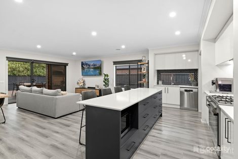 Property photo of 12 Henley Avenue Warragul VIC 3820