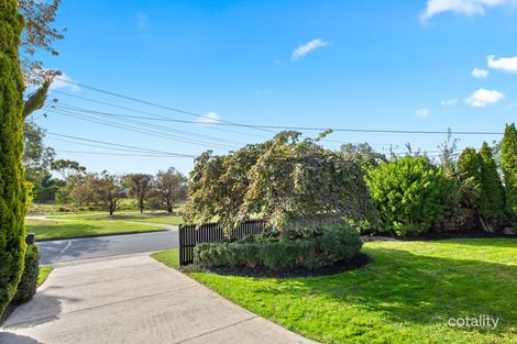 Property photo of 14 Yando Place Wyndham Vale VIC 3024