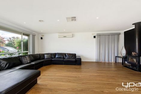 Property photo of 3 Milford Close Albanvale VIC 3021