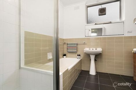 Property photo of 1/233 Brighton Road Elwood VIC 3184