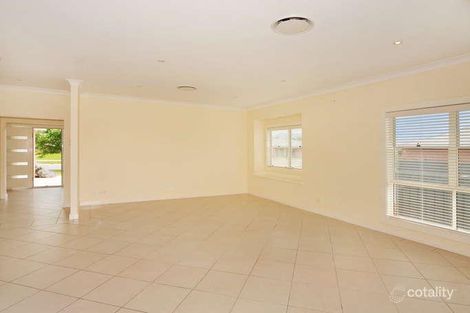 Property photo of 1 The Heights Hillvue NSW 2340