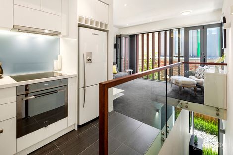 Property photo of 2/162A High Street Windsor VIC 3181