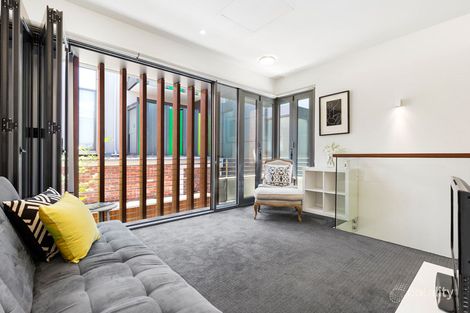 Property photo of 2/162A High Street Windsor VIC 3181