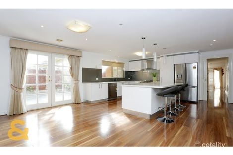 Property photo of 5 Treetop Close Roxburgh Park VIC 3064