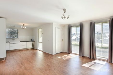 Property photo of 6 Hendley Street Woodend VIC 3442