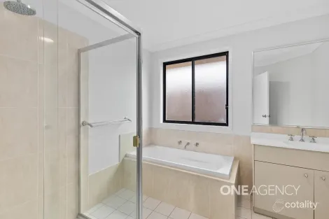 Property photo of 5 Cascade Circuit Albion Park NSW 2527