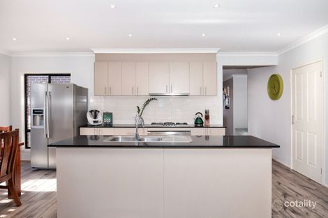 Property photo of 9 Fairhaven Boulevard Craigieburn VIC 3064