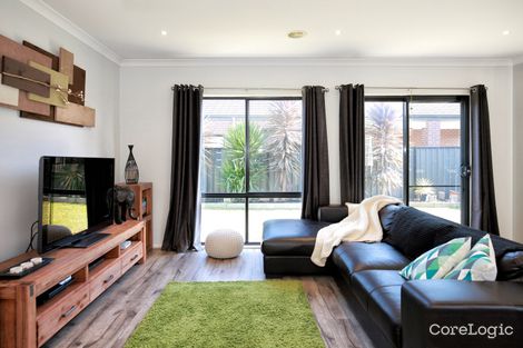 Property photo of 9 Fairhaven Boulevard Craigieburn VIC 3064