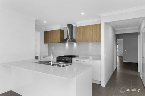Property photo of 17 Amiable Parade Armstrong Creek VIC 3217