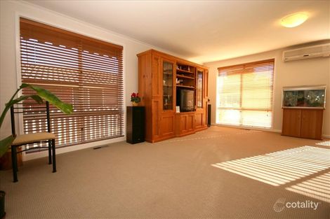 Property photo of 25 Ullamulla Crescent Karabar NSW 2620
