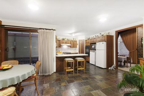 Property photo of 8 Ravensthorpe Crescent Narre Warren VIC 3805