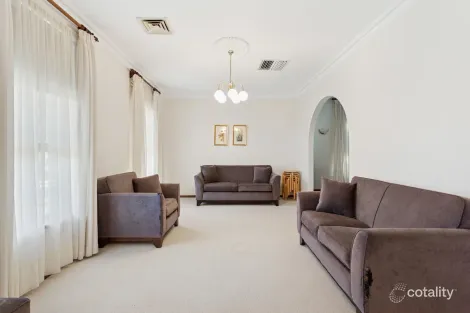 Property photo of 35 Mowbray Crescent Fairview Park SA 5126