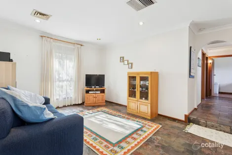 Property photo of 35 Mowbray Crescent Fairview Park SA 5126