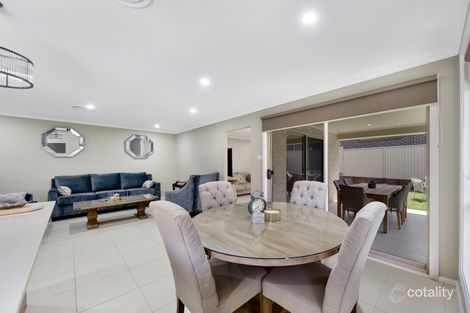 Property photo of 152 Hampshire Boulevard Spring Farm NSW 2570