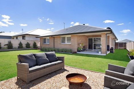 Property photo of 10 Ainsworth Crescent North Rothbury NSW 2335