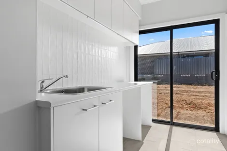 Property photo of 2 Dunstone Court Old Reynella SA 5161