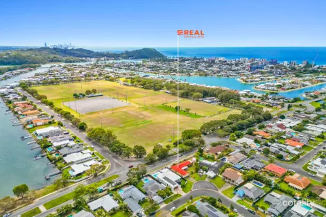 Property photo of 19 Kurrajong Court Palm Beach QLD 4221