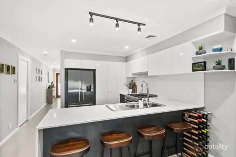 Property photo of 24B Tallawarra Crescent Haywards Bay NSW 2530