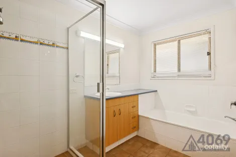 Property photo of 11 Dougy Place Bellbowrie QLD 4070