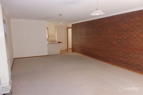 Property photo of 4/3 Kingfisher Drive West Wodonga VIC 3690