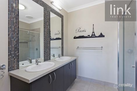 Property photo of 22 Lysterfield Lane Wodonga VIC 3690