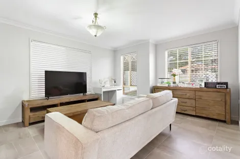 Property photo of 4 Daylilly Place Springfield Lakes QLD 4300