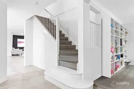 Property photo of 4 Daylilly Place Springfield Lakes QLD 4300