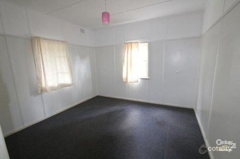 Property photo of 5 Waratah Crescent Macquarie Fields NSW 2564