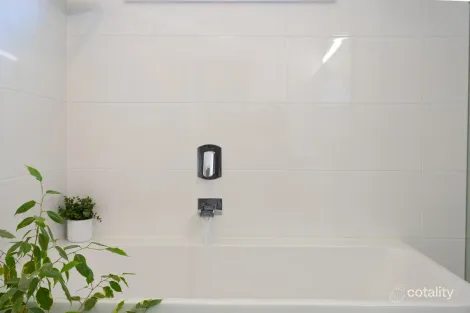 Property photo of 195 Blackstone Road Silkstone QLD 4304