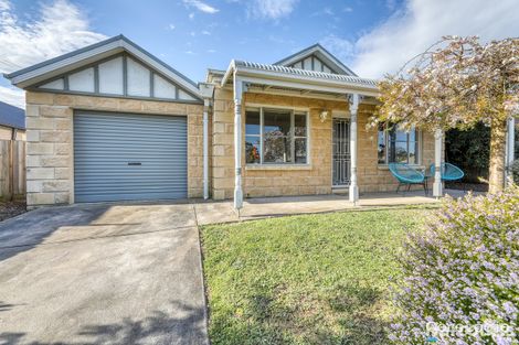 Property photo of 11 Holland Street Drouin VIC 3818