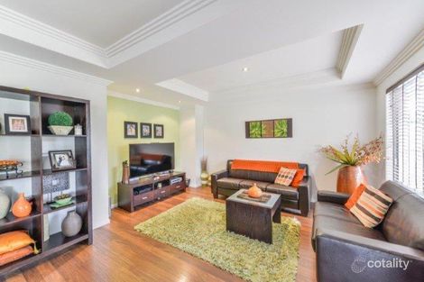 Property photo of 14 The Heights Hillvue NSW 2340