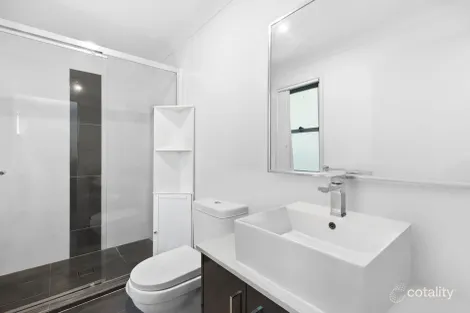 Property photo of 33/30 Taylor Place Mackenzie QLD 4156
