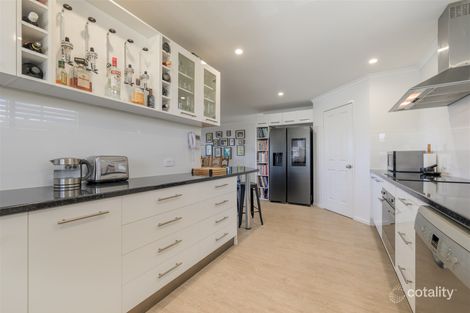 Property photo of 40 Booth Avenue Tannum Sands QLD 4680