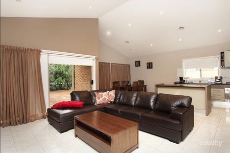 Property photo of 9 Deepdene Street Caroline Springs VIC 3023