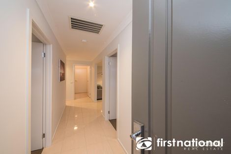 Property photo of 11 Macleod Circuit Pakenham VIC 3810