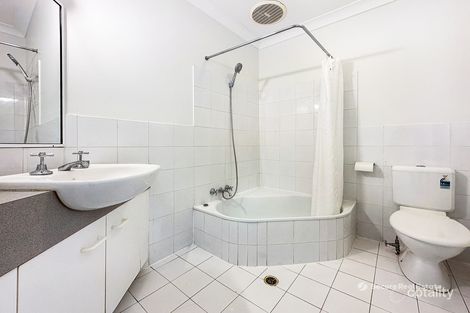 Property photo of 2/22 Mitre Street St Lucia QLD 4067